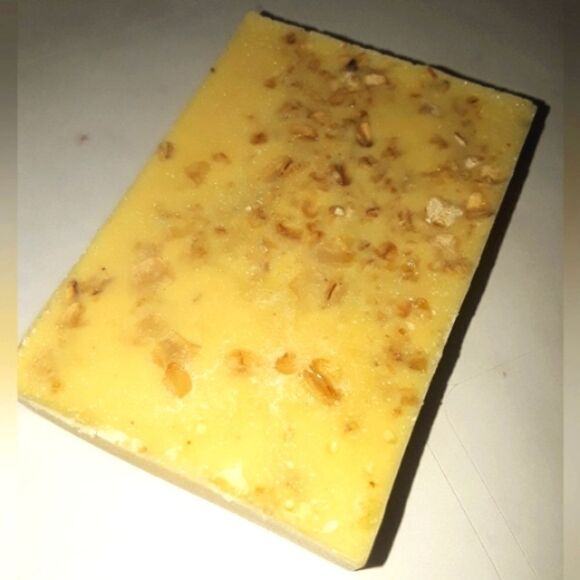 hand CRAFTED organic Lemon and Oats soap bar - Picture 7 of 8